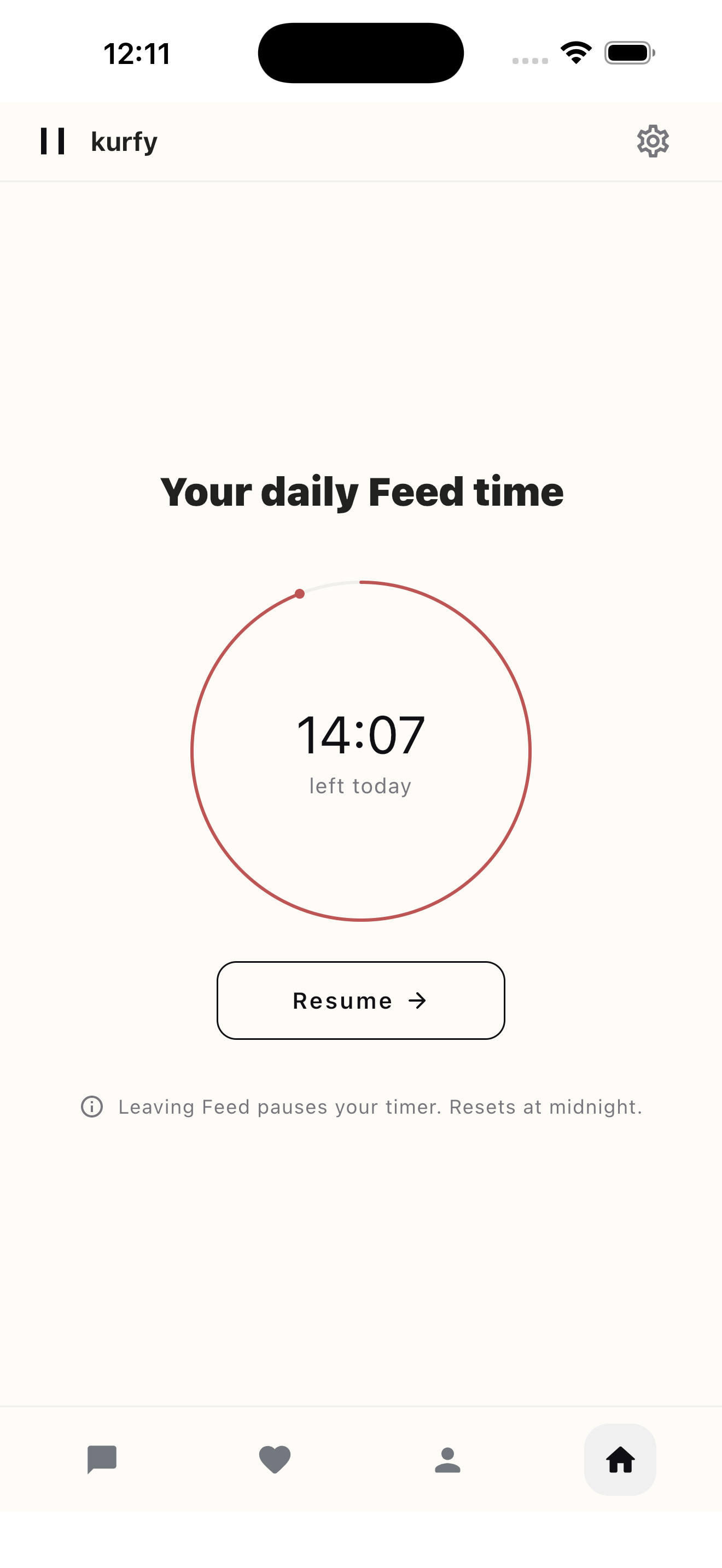 kurfy on iPhone: daily Feed timer with 14 minutes 7 seconds remaining and a Resume button.